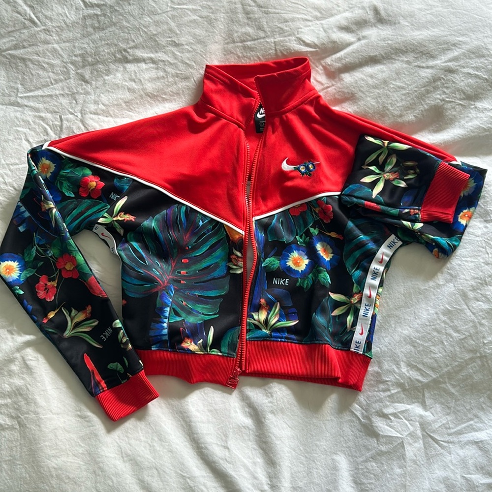 Nike Women’s Cropped Jacket Small